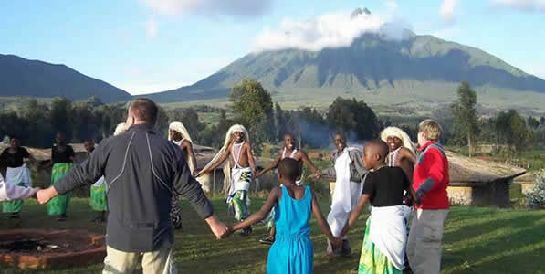 gorilla safari rwanda